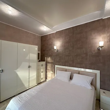 Apartment затишна з шикарним видом *