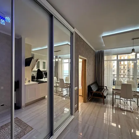 Apartment затишна з шикарним видом *